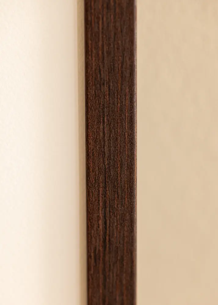 Kehys Modern Saksanpähkinä 60x90 cm - Passepartout Valkoista 50x80 cm