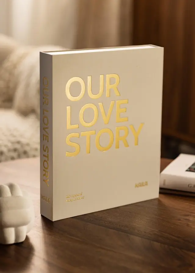 KAILA OUR LOVE STORY Creme - Coffee Table Photo Album (60 Mustaa sivua)