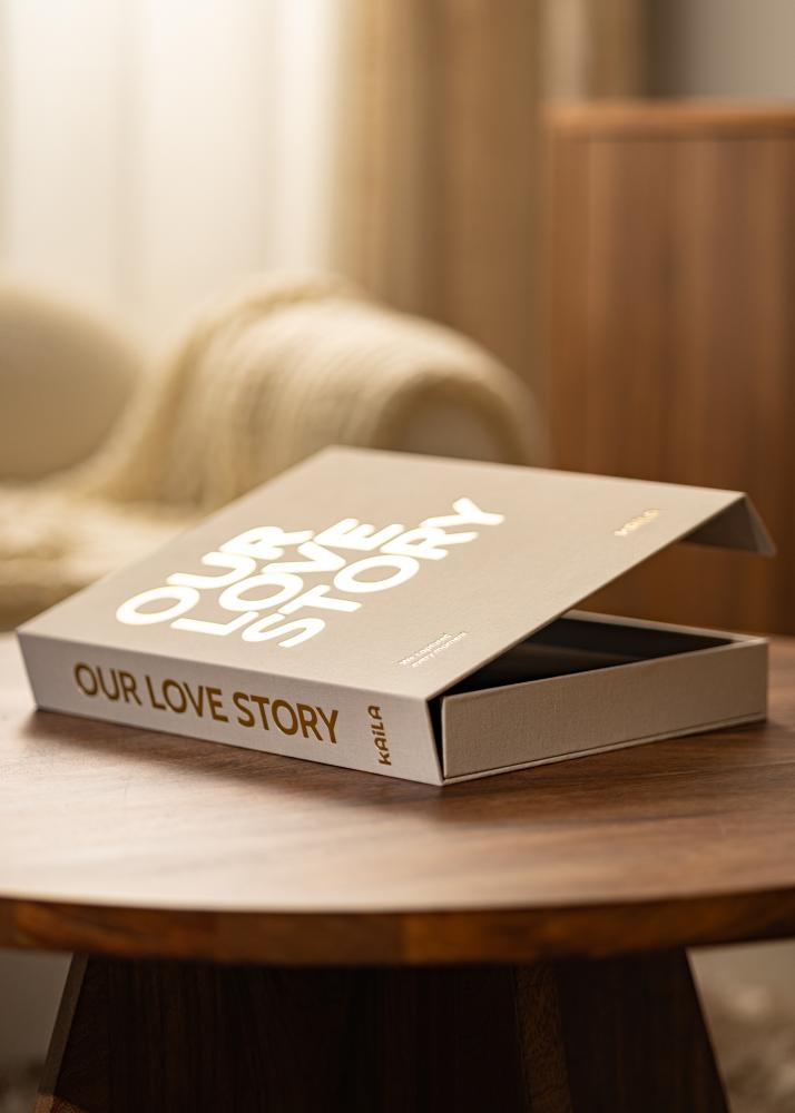 KAILA OUR LOVE STORY Creme - Coffee Table Photo Album (60 Mustaa sivua)