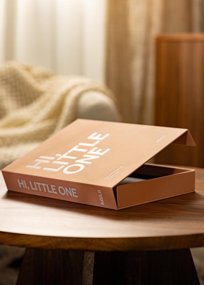 KAILA HI LITTLE ONE Pink - Coffee Table Photo Album (60 Mustaa sivua)