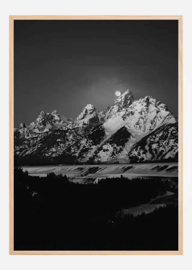 Full Moon Sets in the Teton Mountain Range Juliste